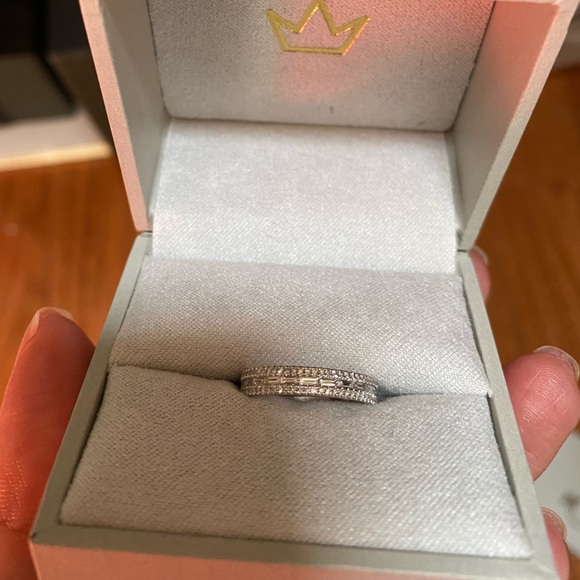 Baguette wedding band - Picture 1 of 6